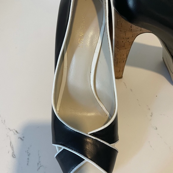 Nine West peep toe heel - Picture 2 of 6